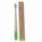 Cepillo de dientes de bambú verde